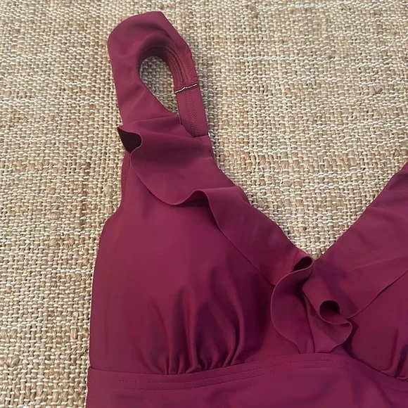 New DKNY Ruffle Plunge Underwire TummyControl One Piece Swimsuit Burgundy Size 6 - Picture 7 of 11